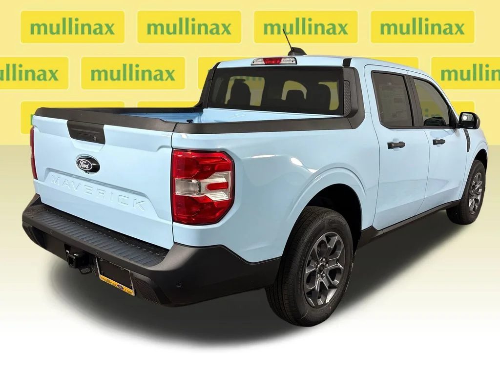 New 2026 Blue Ford XLT image 4