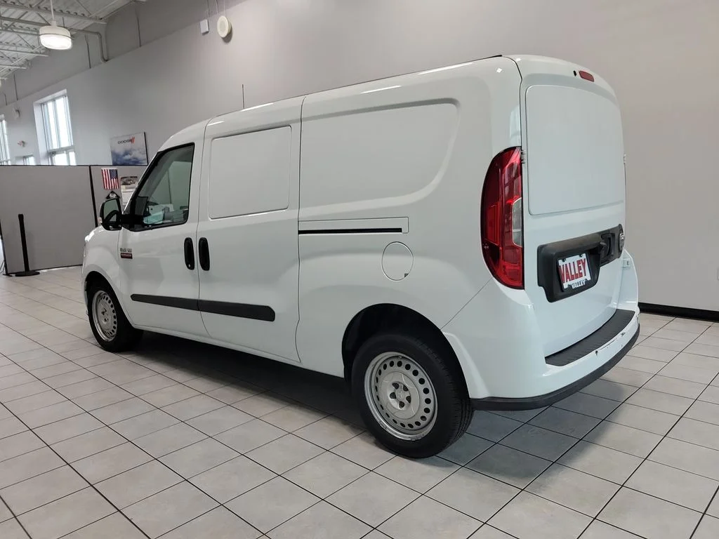 Used 2022 White Ram Base image 7