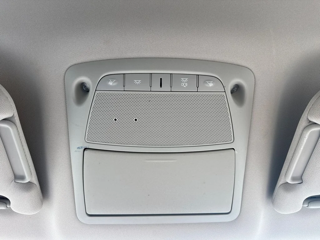 Used 2013 Arctic Blue Nissan SL image 27