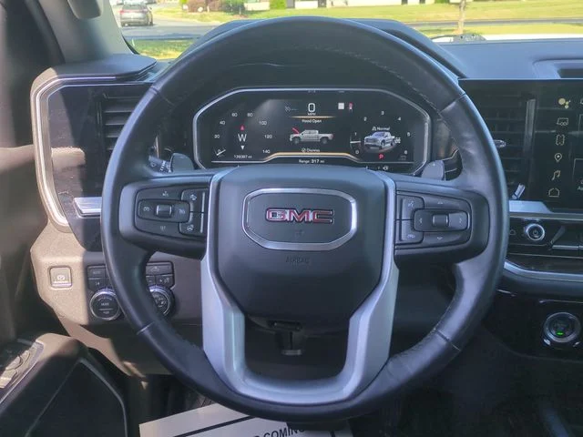 Used 2022 White GMC Elevation image 31