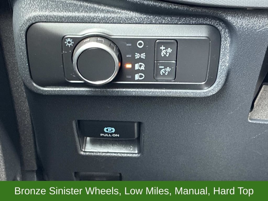 Used 2022 Green Ford  image 23