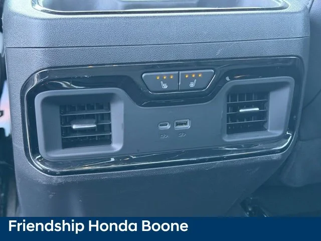 Used 2025 White GMC AT4 image 43