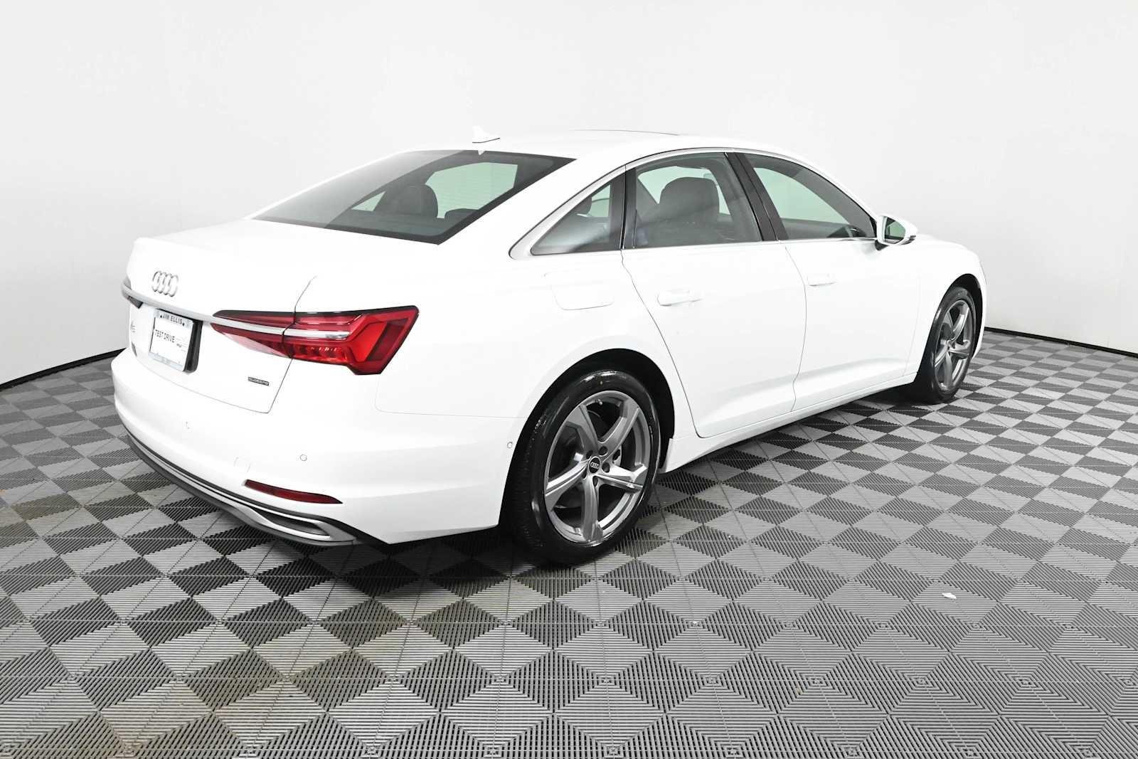 Used 2024  AUDI  image 8