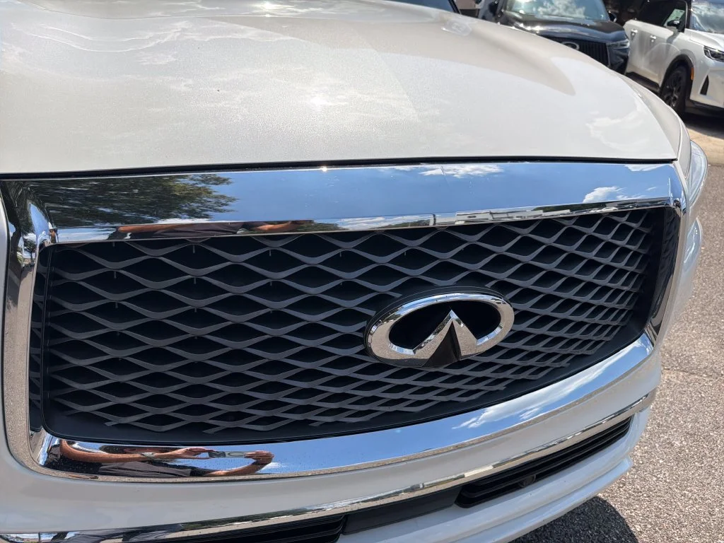 Used 2018 Moonstone White INFINITI  image 20