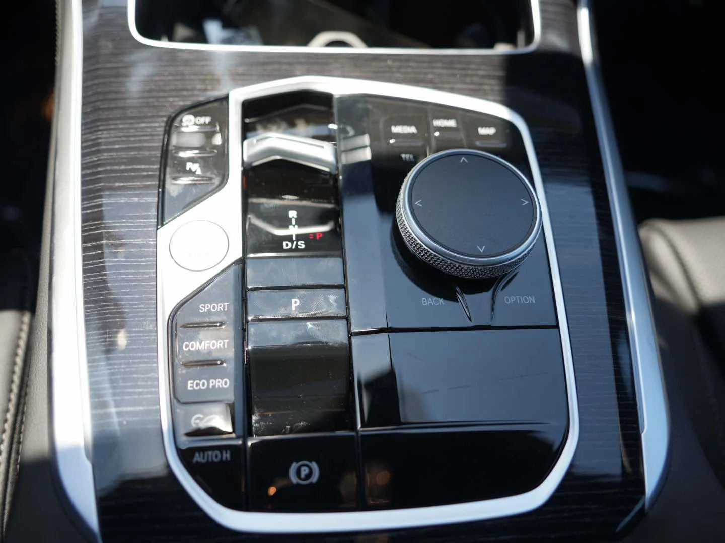 New 2026 Brooklyn Grey Metallic BMW xDrive40i image 24