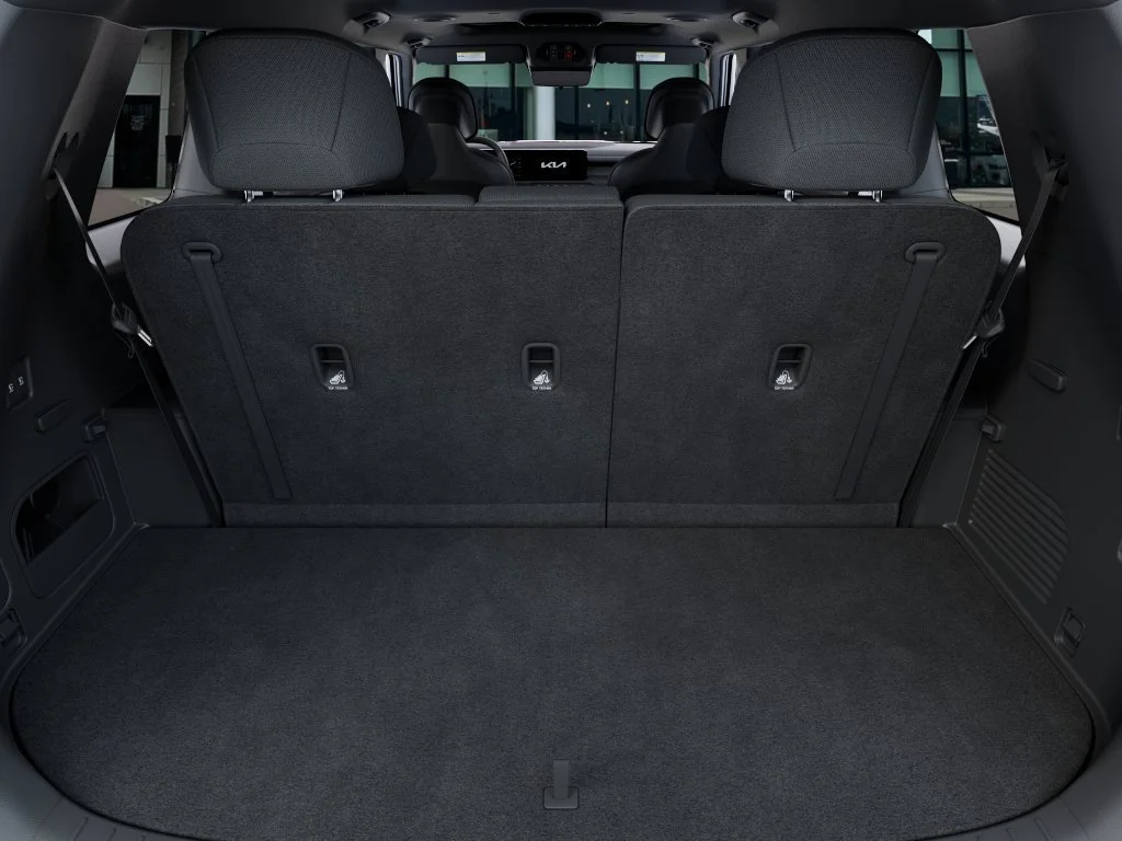 New 2027 Ebony Black Kia S image 19