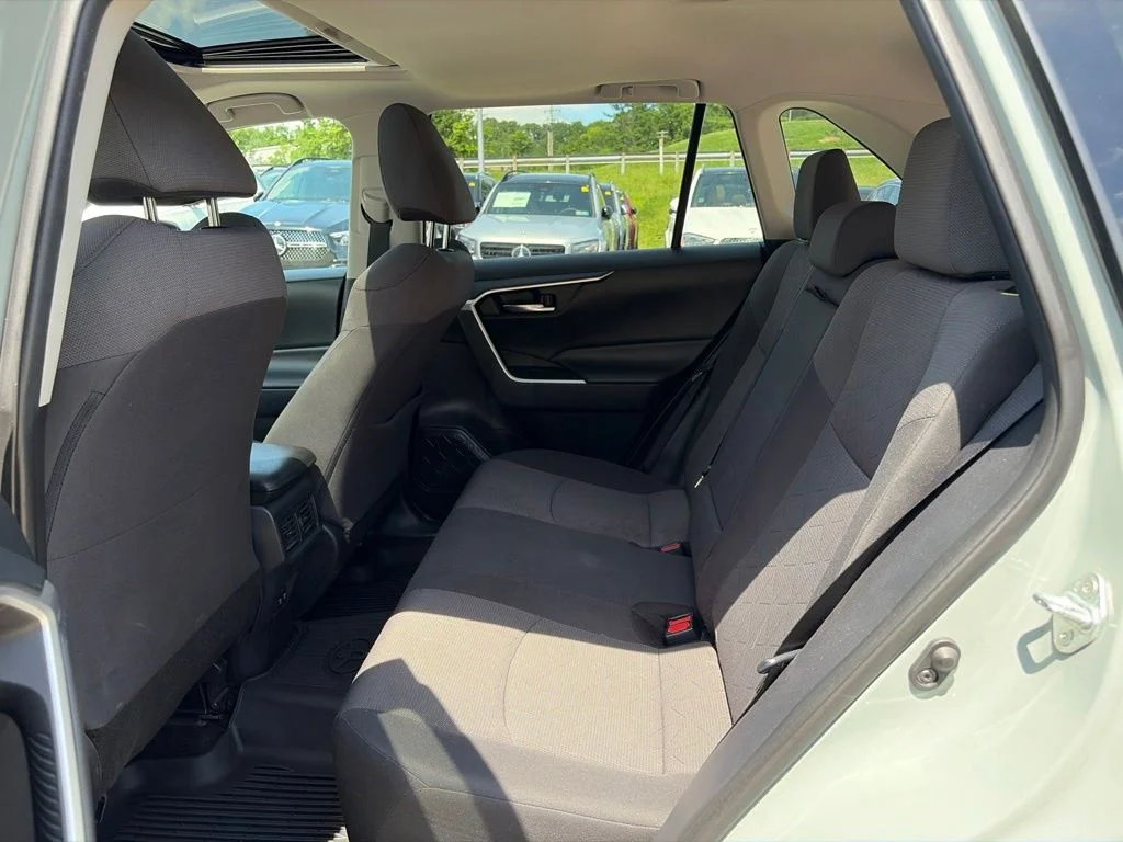Used 2019 Silver Toyota XLE image 22