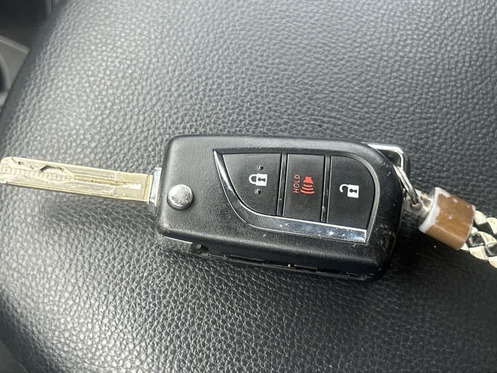 Used 2025 Ice Cap Toyota LE image 29