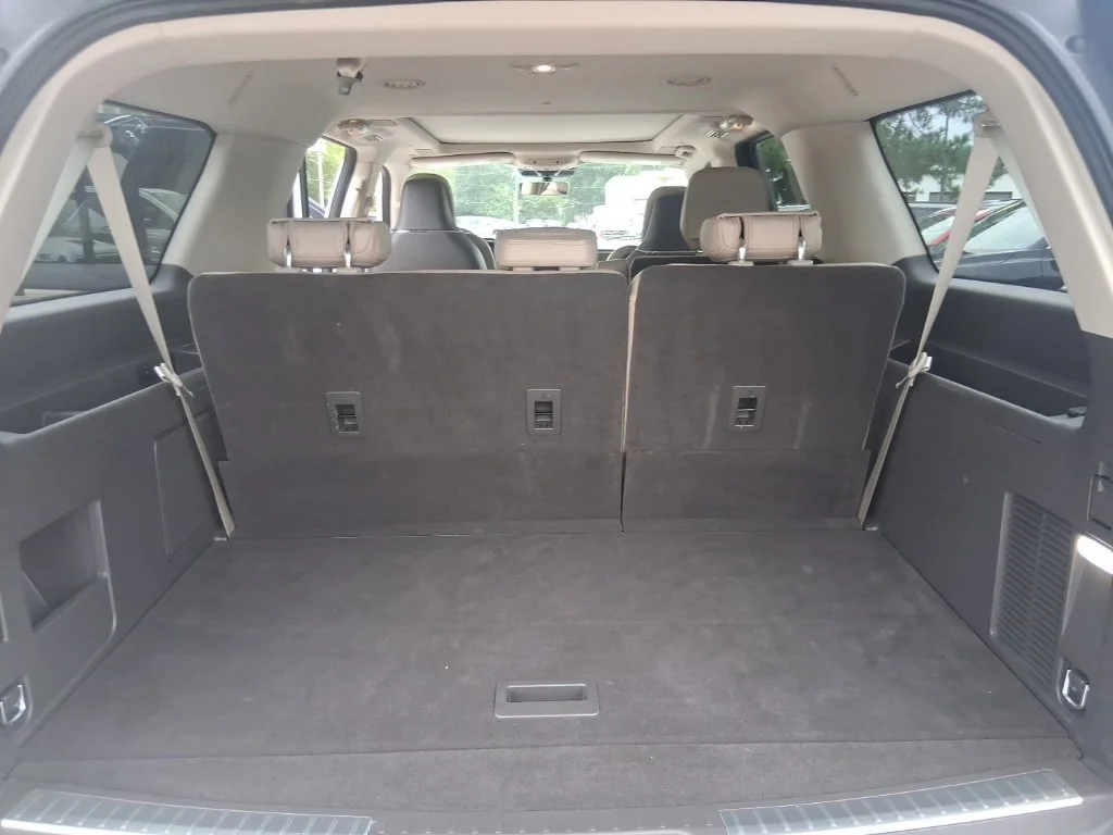 Used 2022 White Lincoln Reserve image 21
