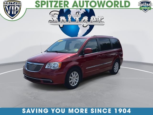 Used 2013 Red Chrysler Touring image 4