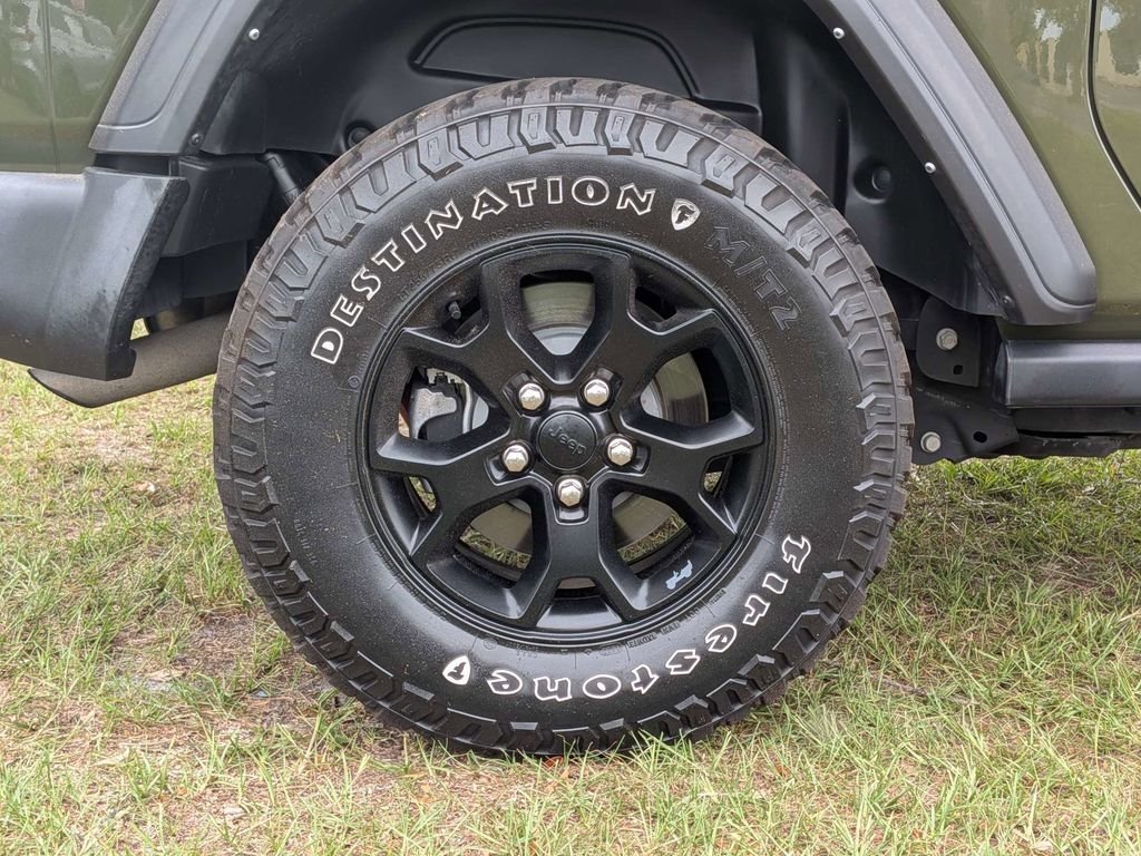 Used 2022 Green Jeep Willys image 11