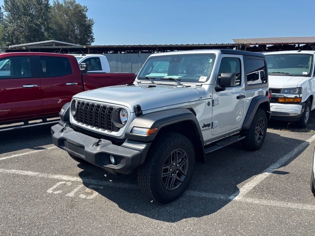Used 2024  Jeep Sport S image 1