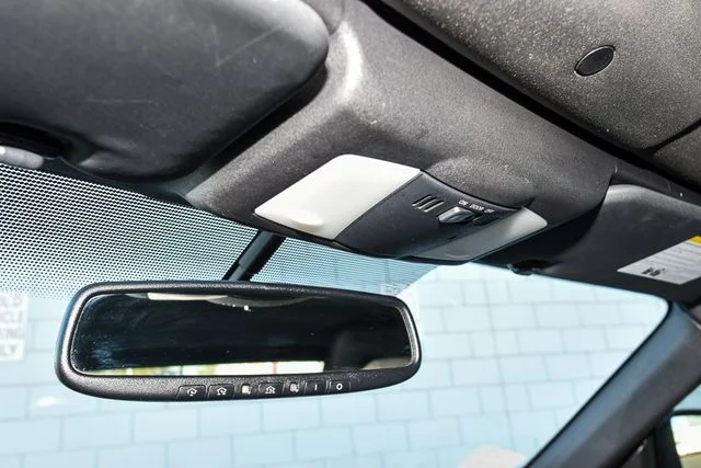 Used 2014 White Nissan Touring image 39