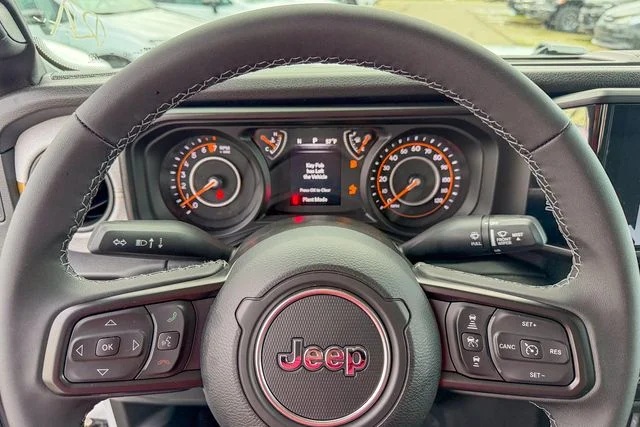 New 2026 Bright White Clear-Coat Exterior Paint Jeep Sport S image 15