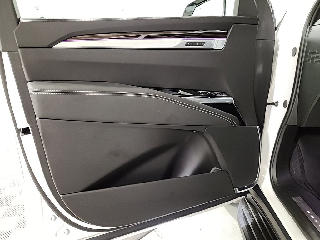 Used 2025 White Cadillac Premium image 23