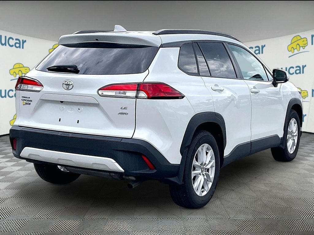 Used 2024 Wind Chill Pearl Toyota LE image 6