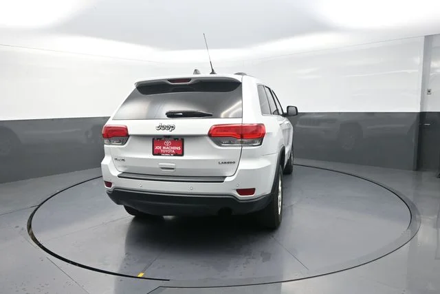 Used 2019 White Jeep Laredo E image 8