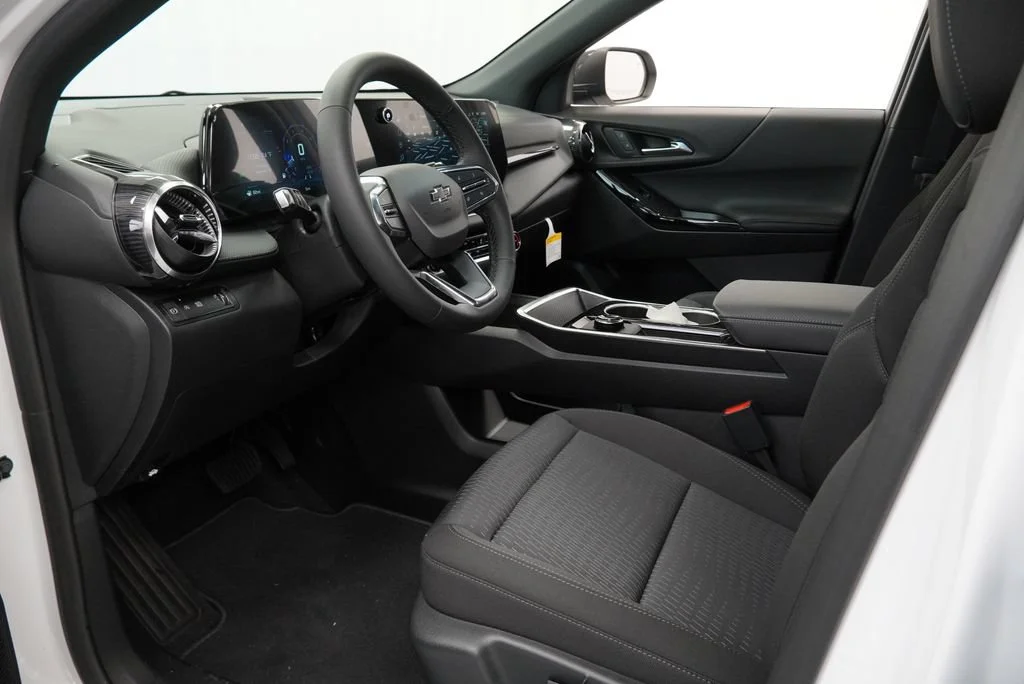 New 2027 Summit White Chevrolet LT image 11