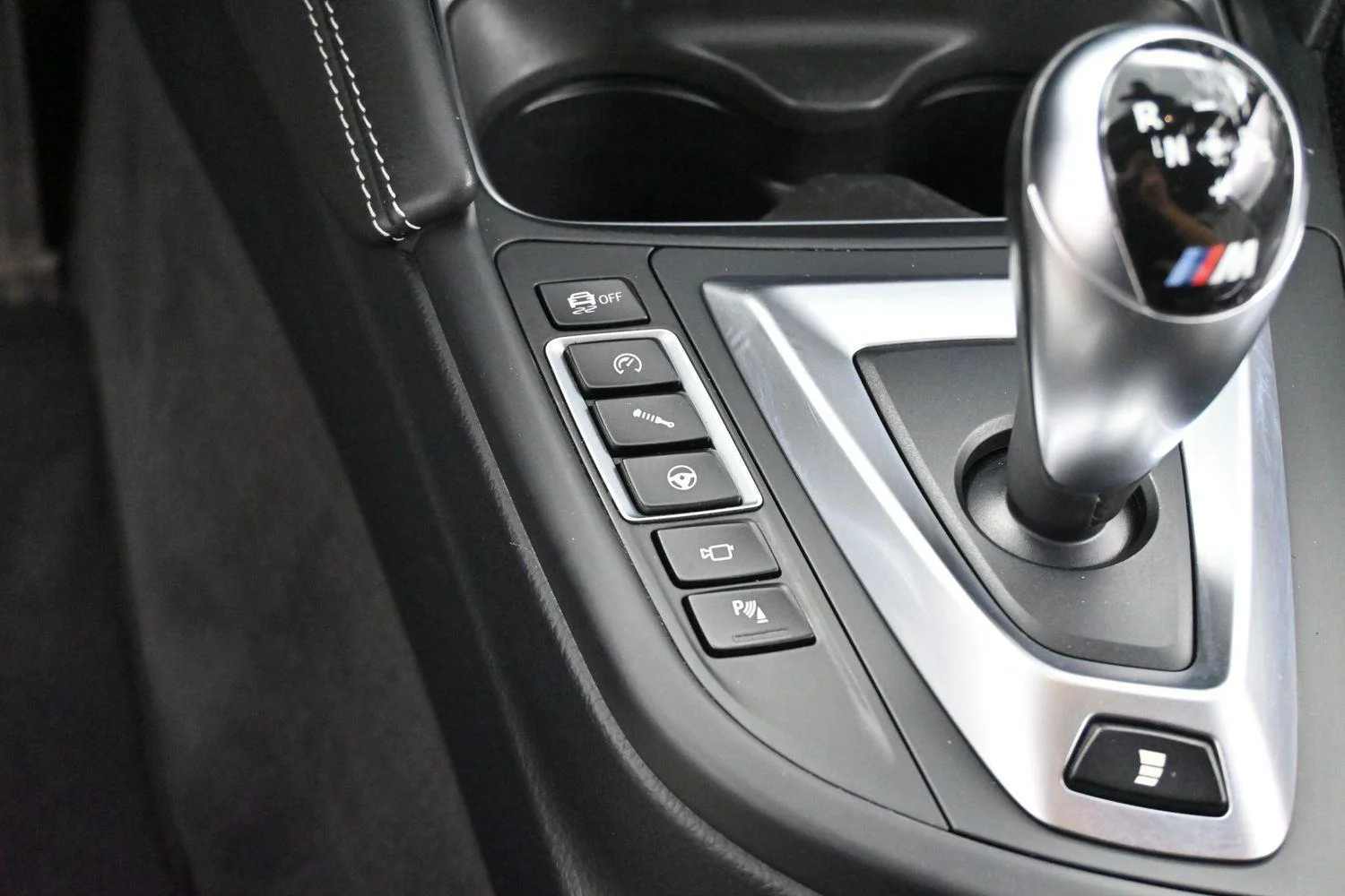 Used 2015 Black Sapphire Metallic BMW M4 image 19