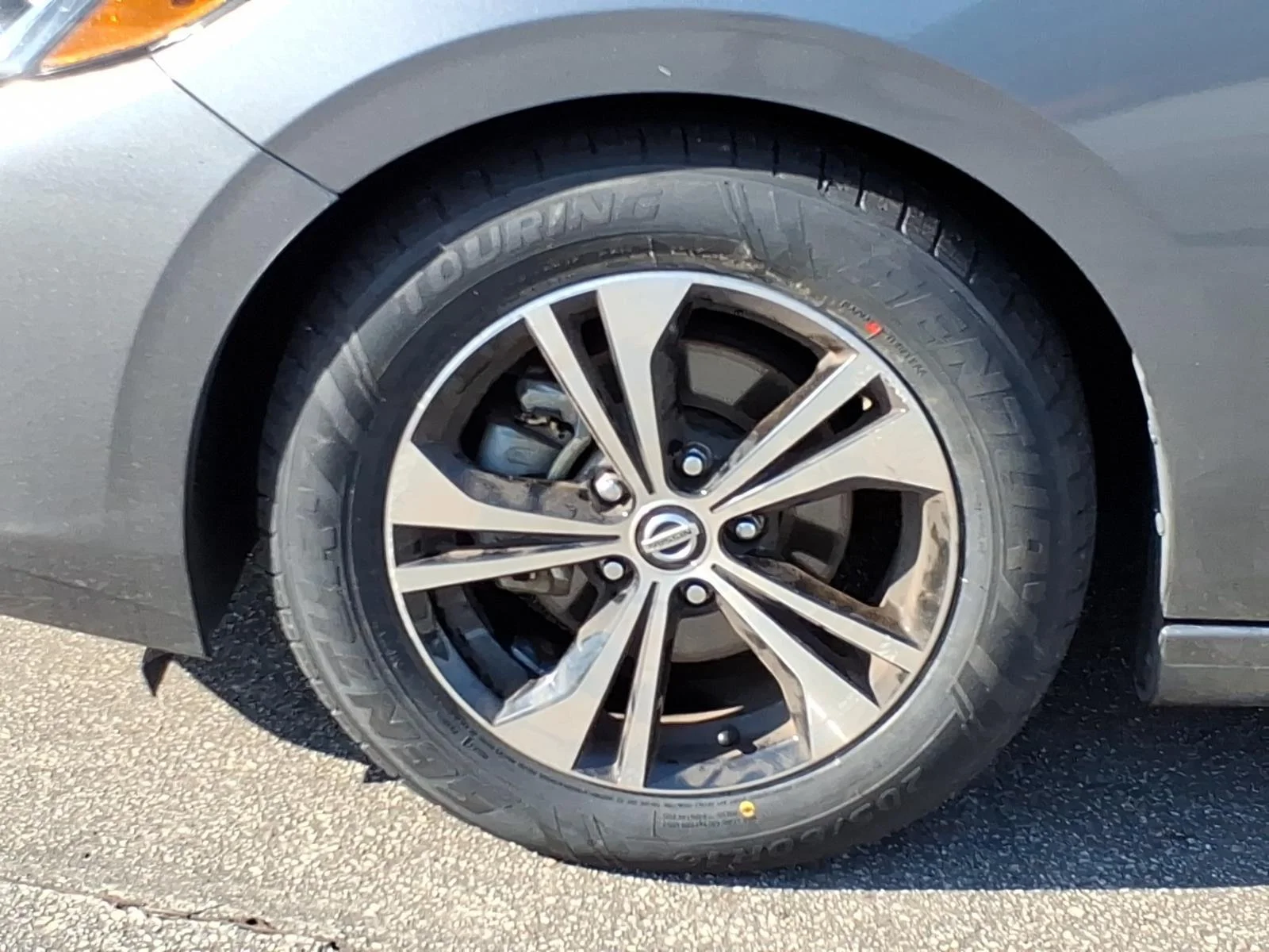 Used 2023 Gun Metallic Nissan SV image 4
