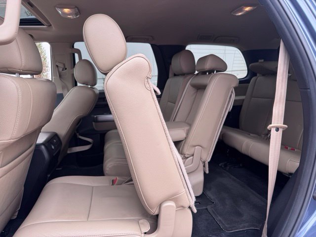 Used 2018 Blue Toyota SR5 image 19