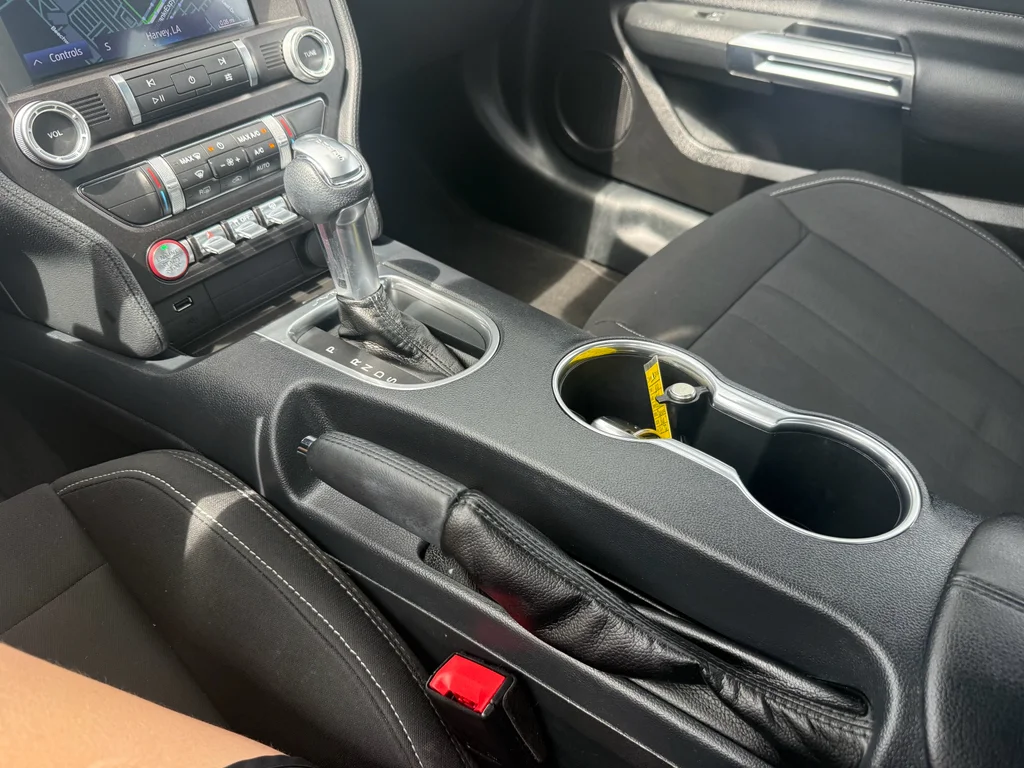 2021 Ford Mustang EcoBoost - Photo 20