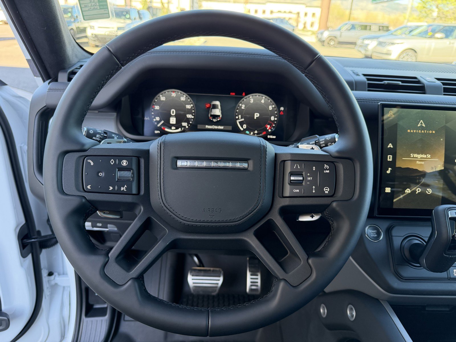 2026 Land Rover Defender V8 - Photo 10