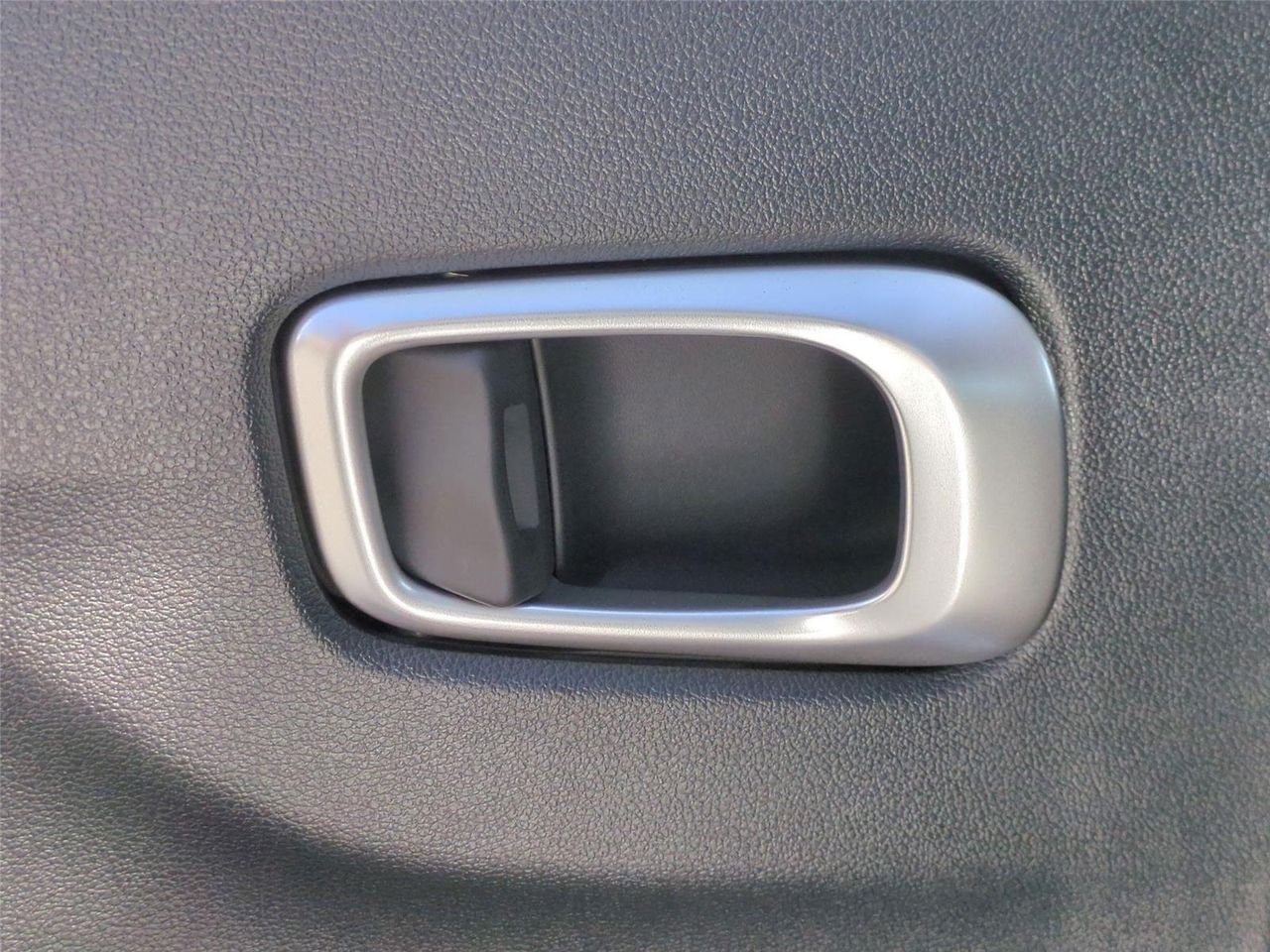 New 2026 Shimmering Silver Hyundai SEL image 27