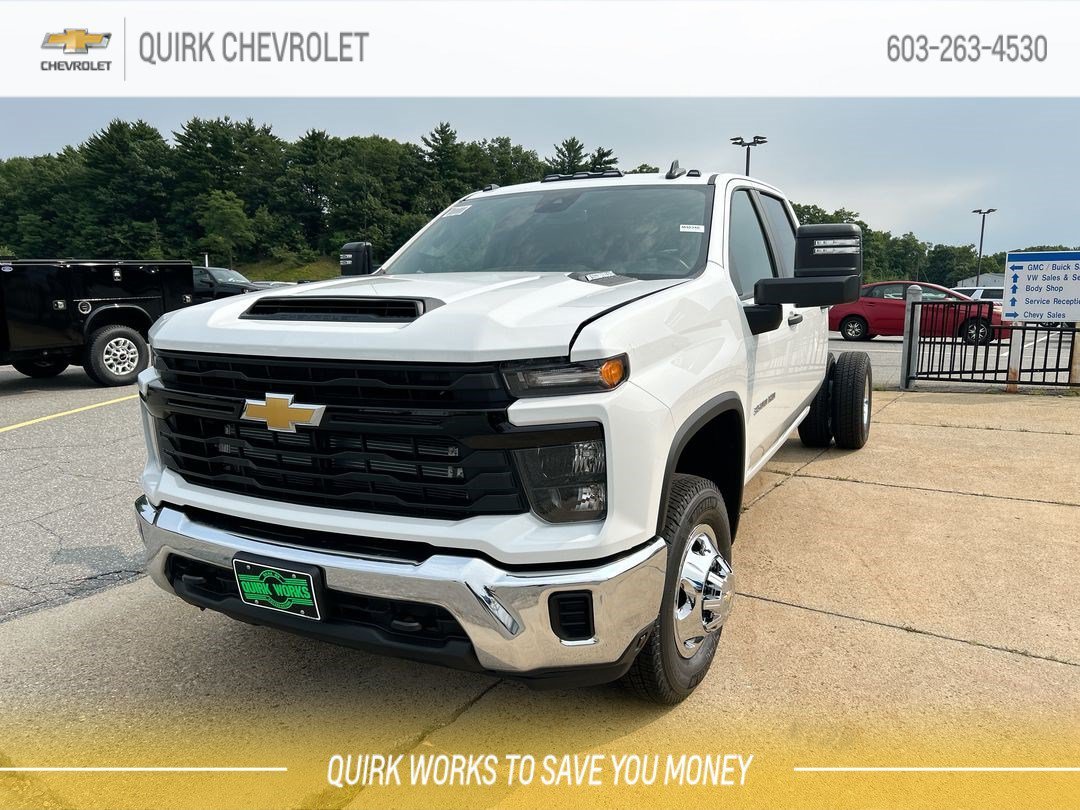 New 2026 Summit White Chevrolet Work Truck image 4