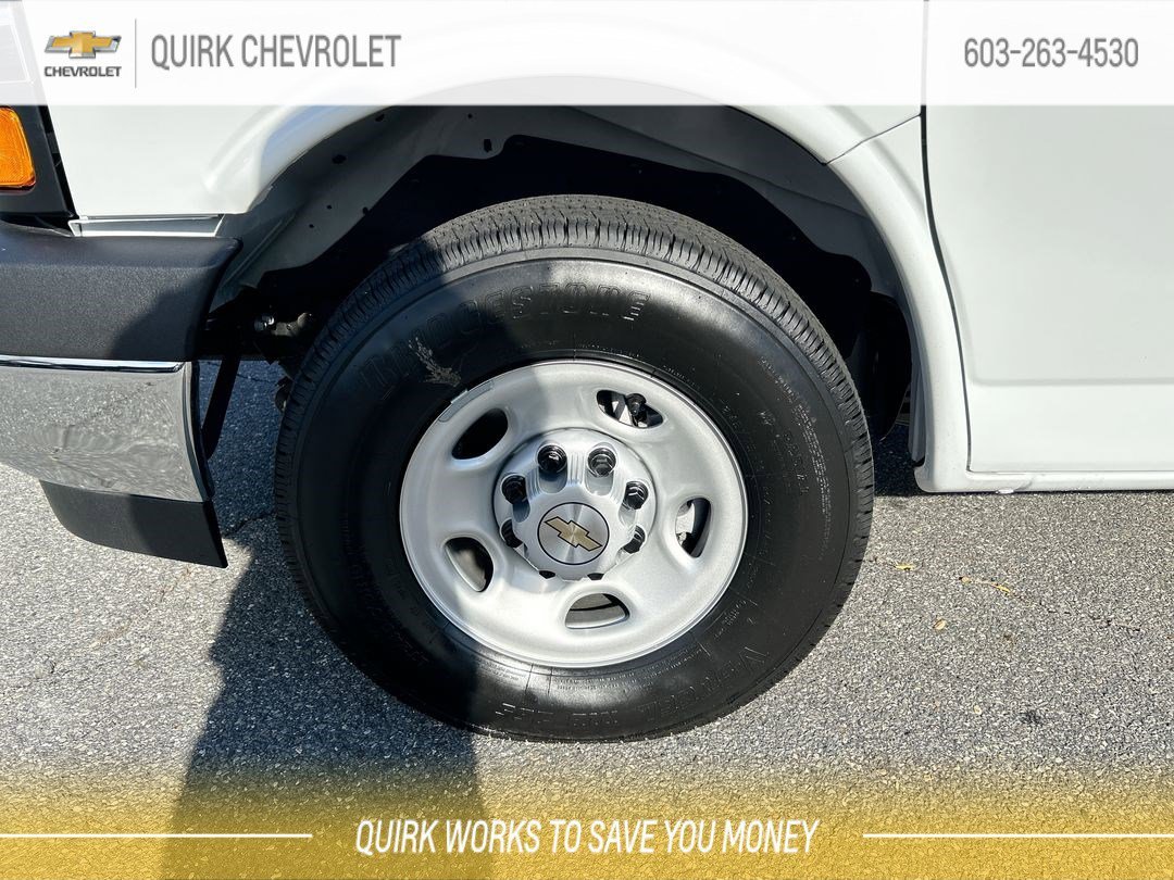 2025 Chevrolet Express Cargo Work Van - Photo 10