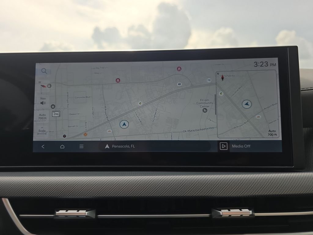 Used 2025 Aero Silver Hyundai SEL Convenience image 24