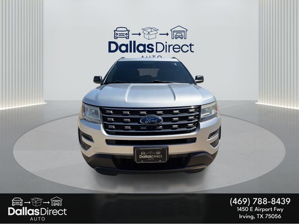 Used 2017 Ingot Silver Metallic Ford Base image 3