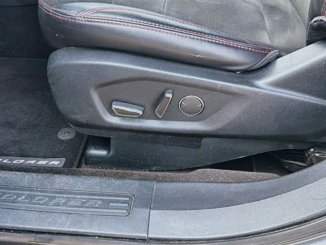 Used 2018 Gray Ford XLT image 17