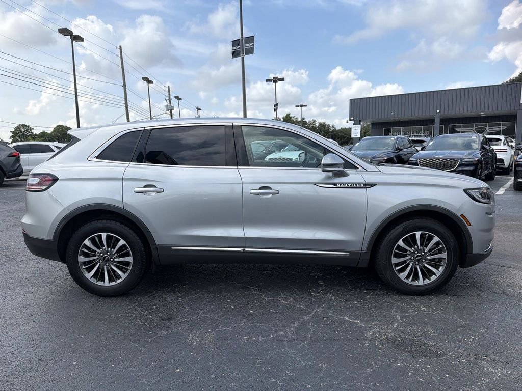 Used 2022 Silver Lincoln Reserve image 2