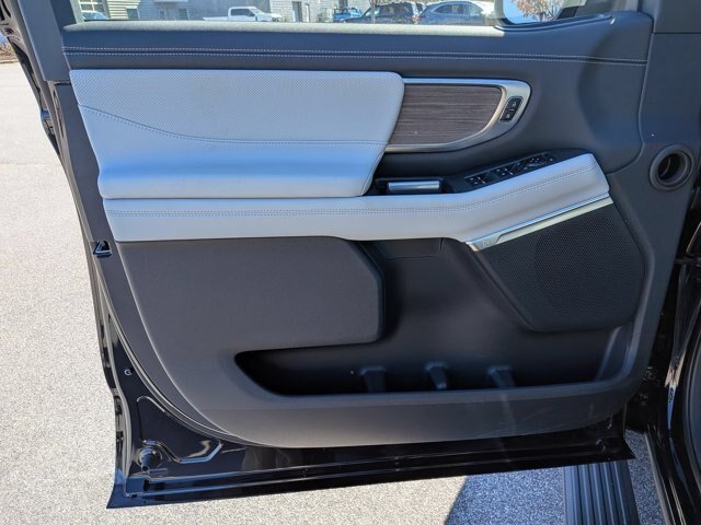 New 2025 Agate Black Metallic Ford Platinum® image 11