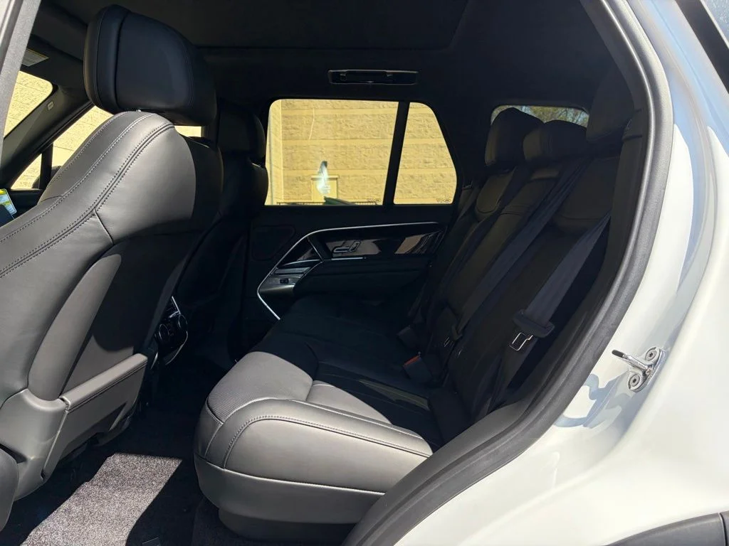 2025 Land Rover Range Rover SE - Photo 13