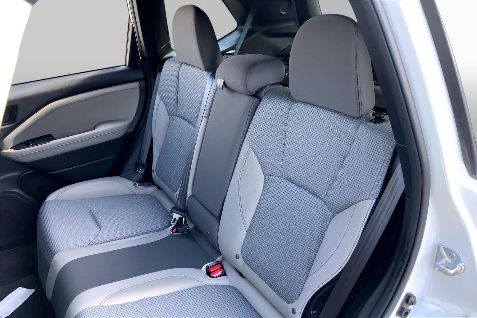 Used 2025 Crystal White Pearl Subaru Premium Hybrid image 18