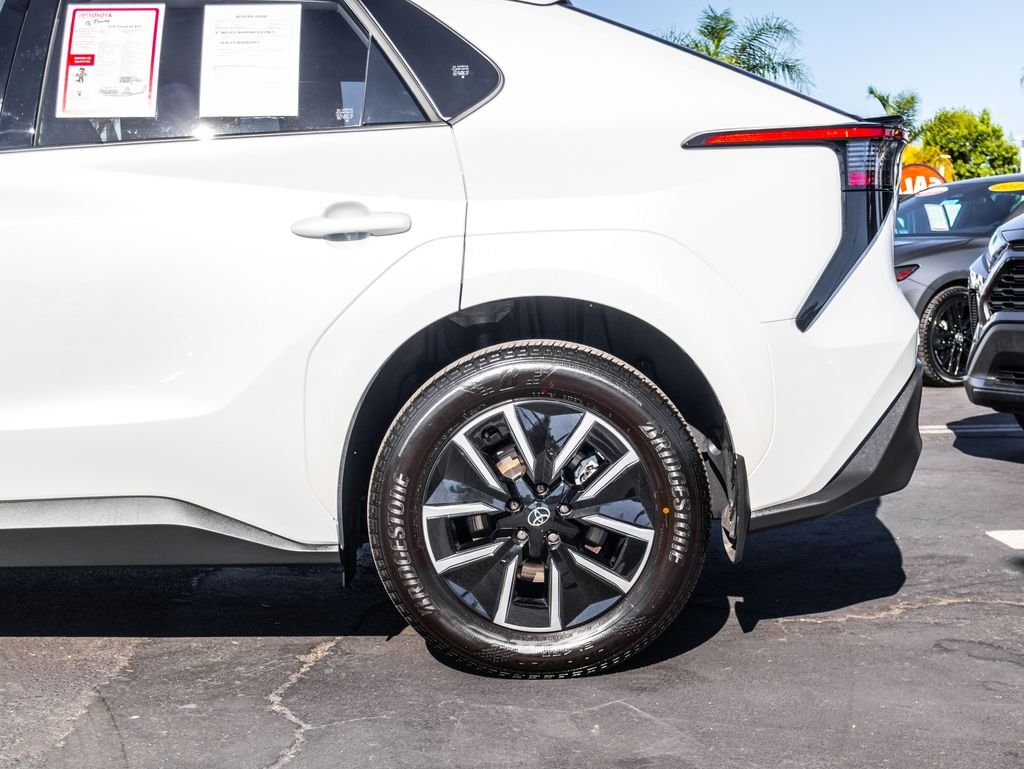 2026 Toyota bZ XLE - Photo 6