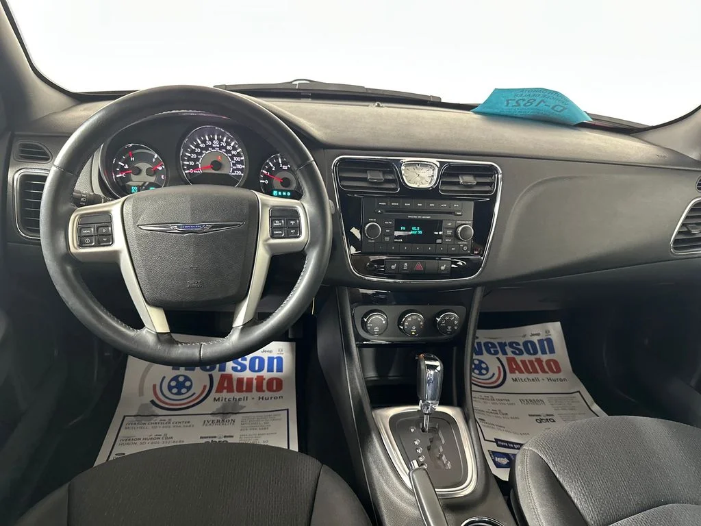 Used 2013 Red Chrysler Touring image 28