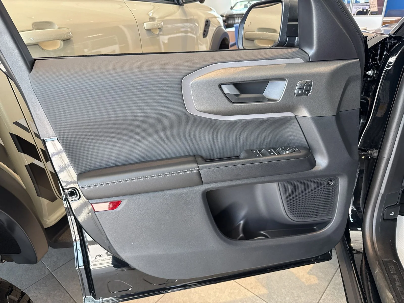 New 2025 Shadow Black Ford Outer Banks® image 14