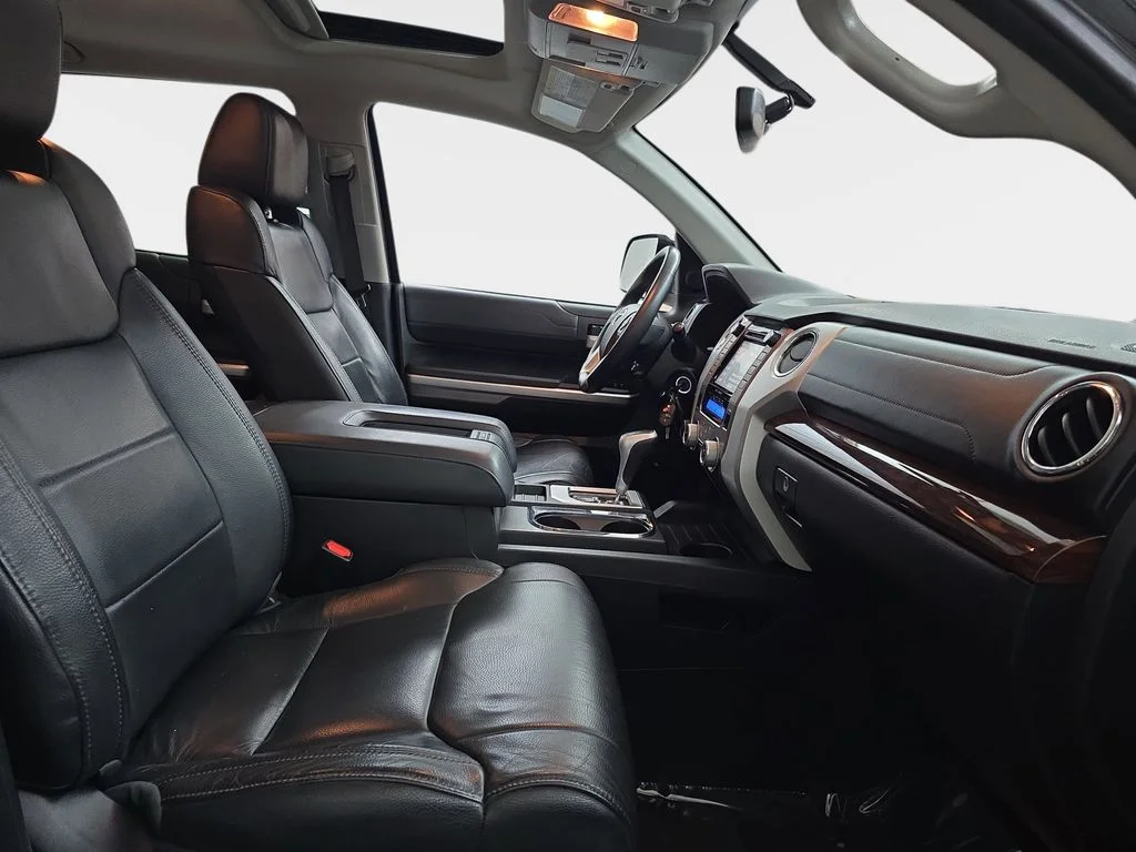 Used 2017  Toyota Limited image 10