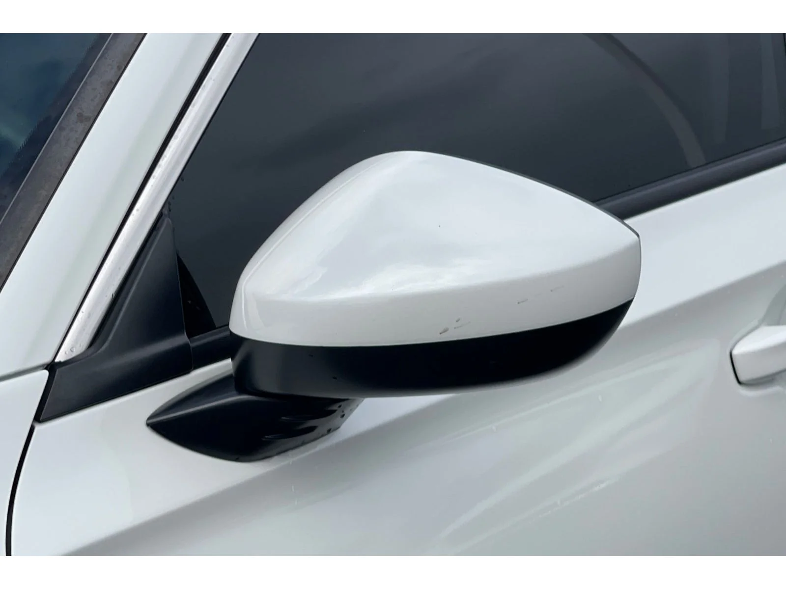 Used 2025 Platinum White Pearl Honda LX image 12