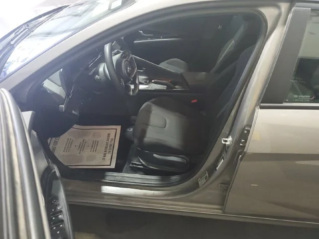 Used 2023 Silver Hyundai SE image 6