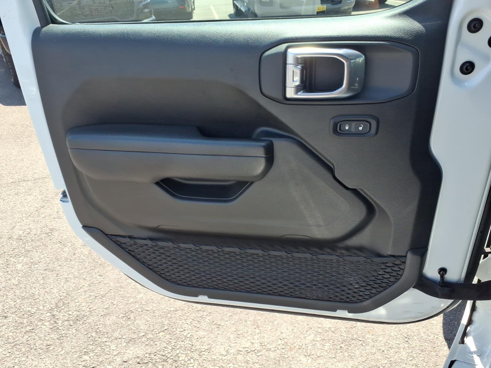 Used 2025 Bright White Clearcoat Jeep Sport image 27