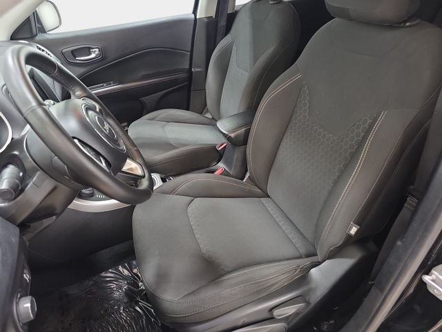 Used 2020 Diamond Black Crystal Pearlcoat Jeep Sport image 13