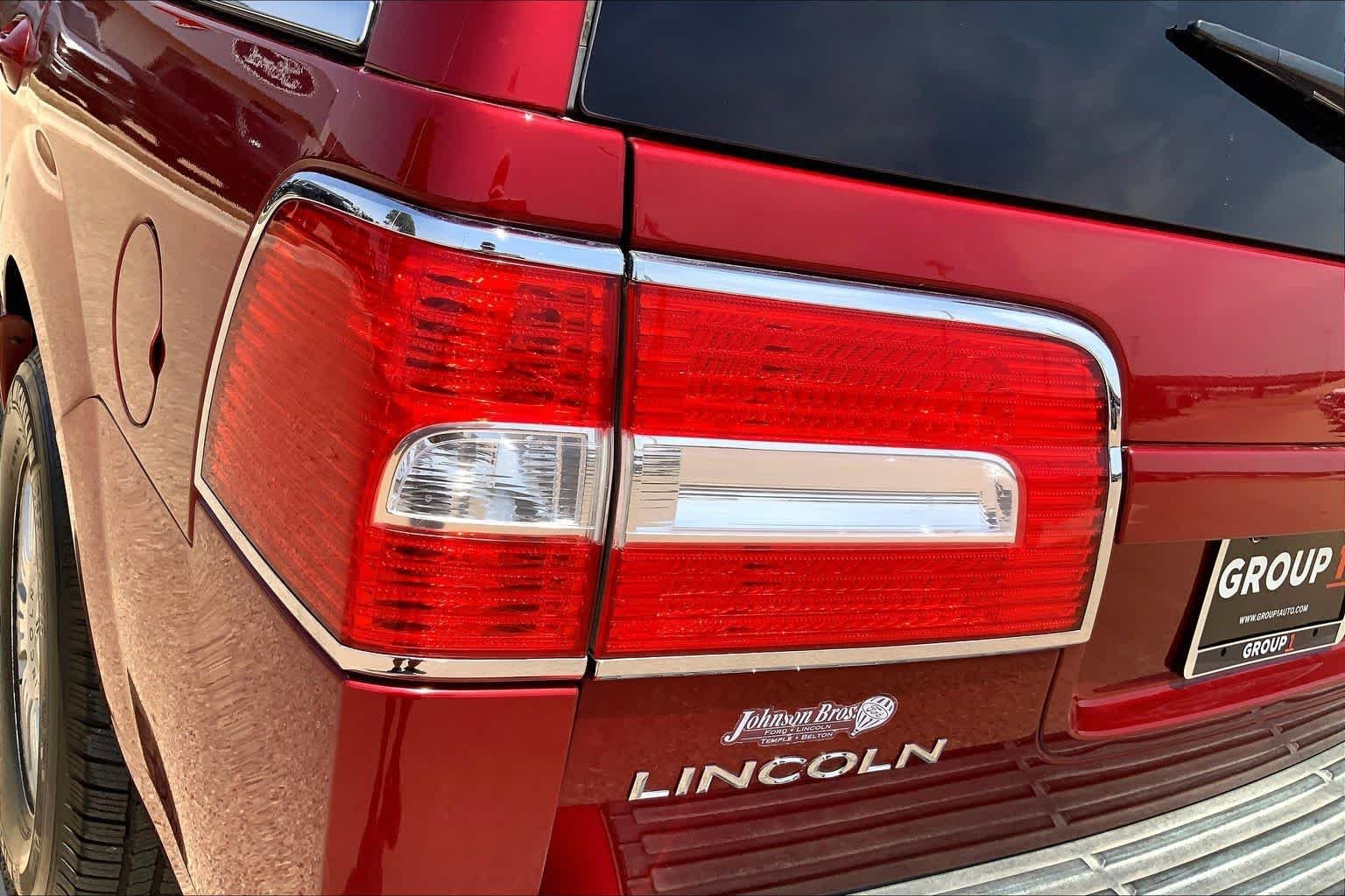 Used 2013 Ruby Red Metallic Tinted Clearcoat Lincoln  image 29