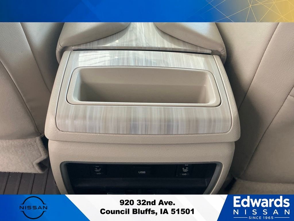 Used 2018 Red Nissan SL image 17