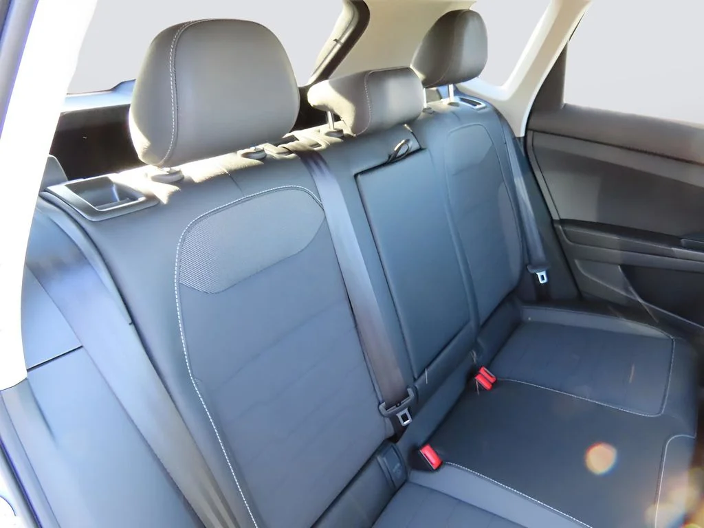 2025 Volkswagen Taos SE Black - Photo 16