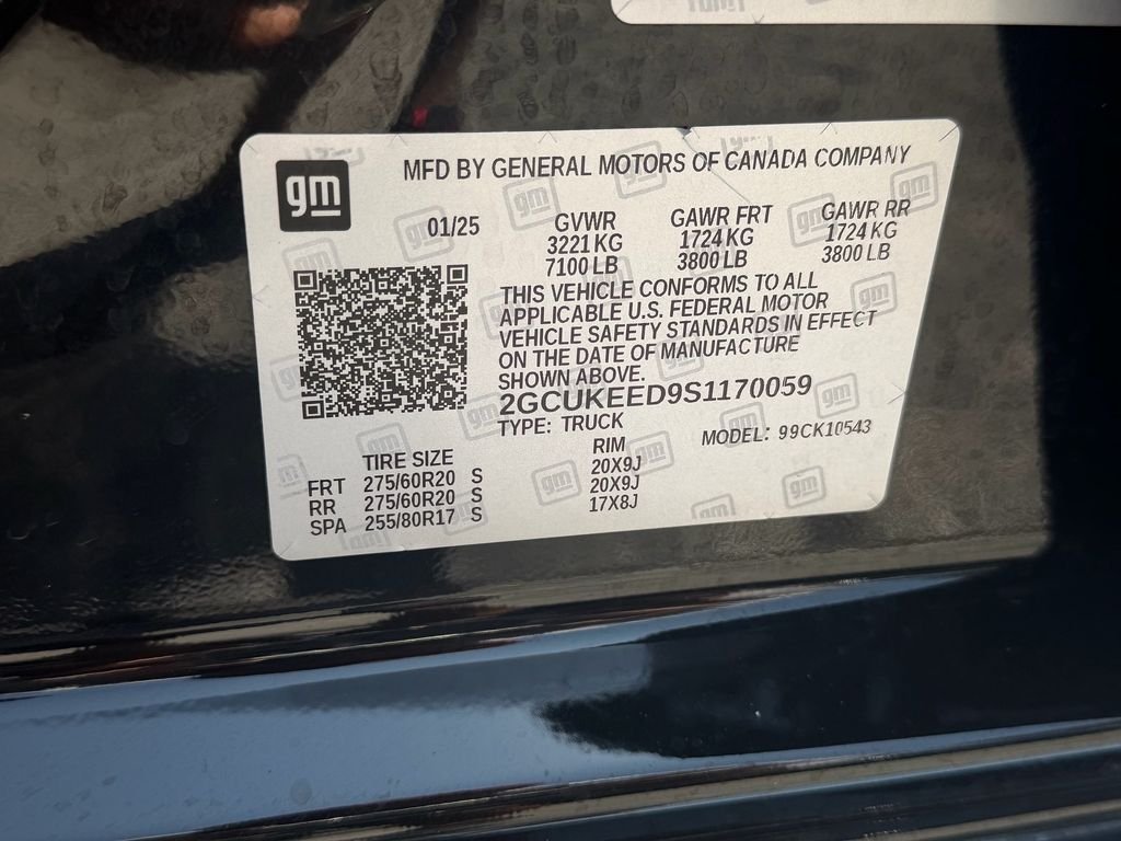 Used 2025 Black Chevrolet RST image 19