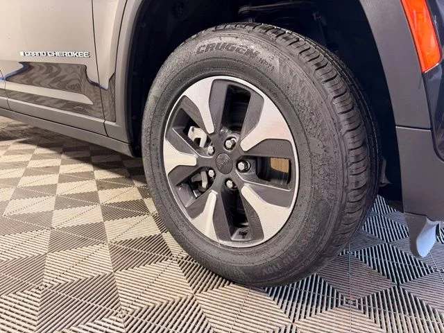 Used 2022 Jeep Grand Cherokee 4xe with VIN 1C4RJYB65N8715689 for sale in Shakopee, Minnesota